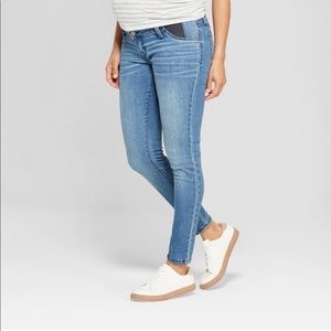 High rise maternity jeggings with side panels